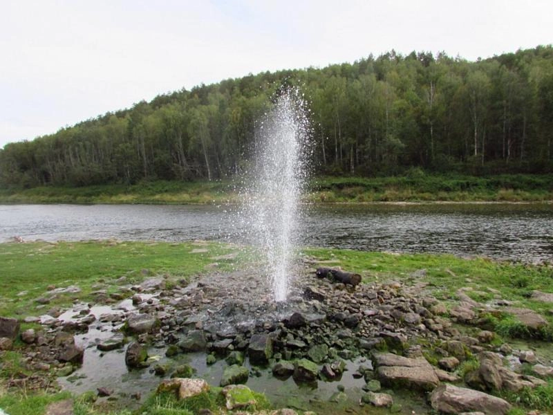Артезианская питьевая вода
